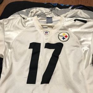 NFL jersey #17 Wallace in good condition